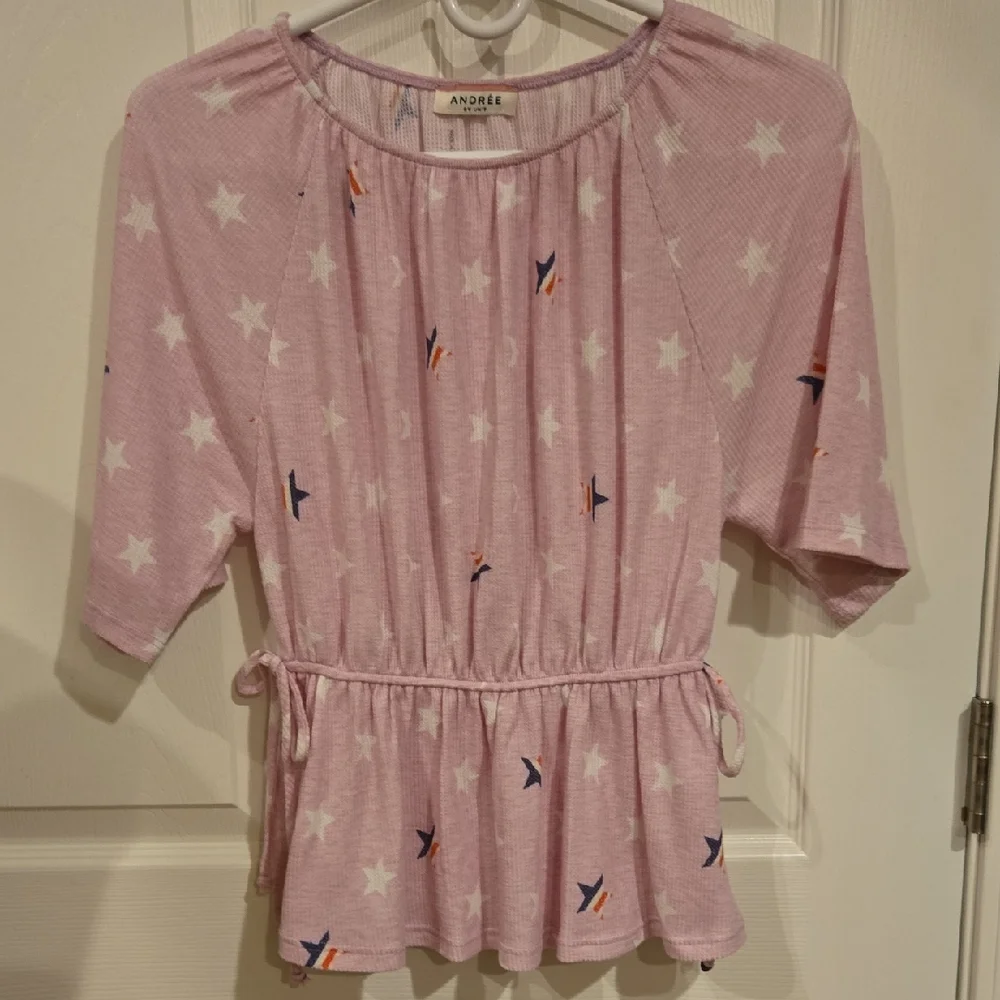 ANDREE BY UNIT Pink Star Print Top - Picture 1 of 8
